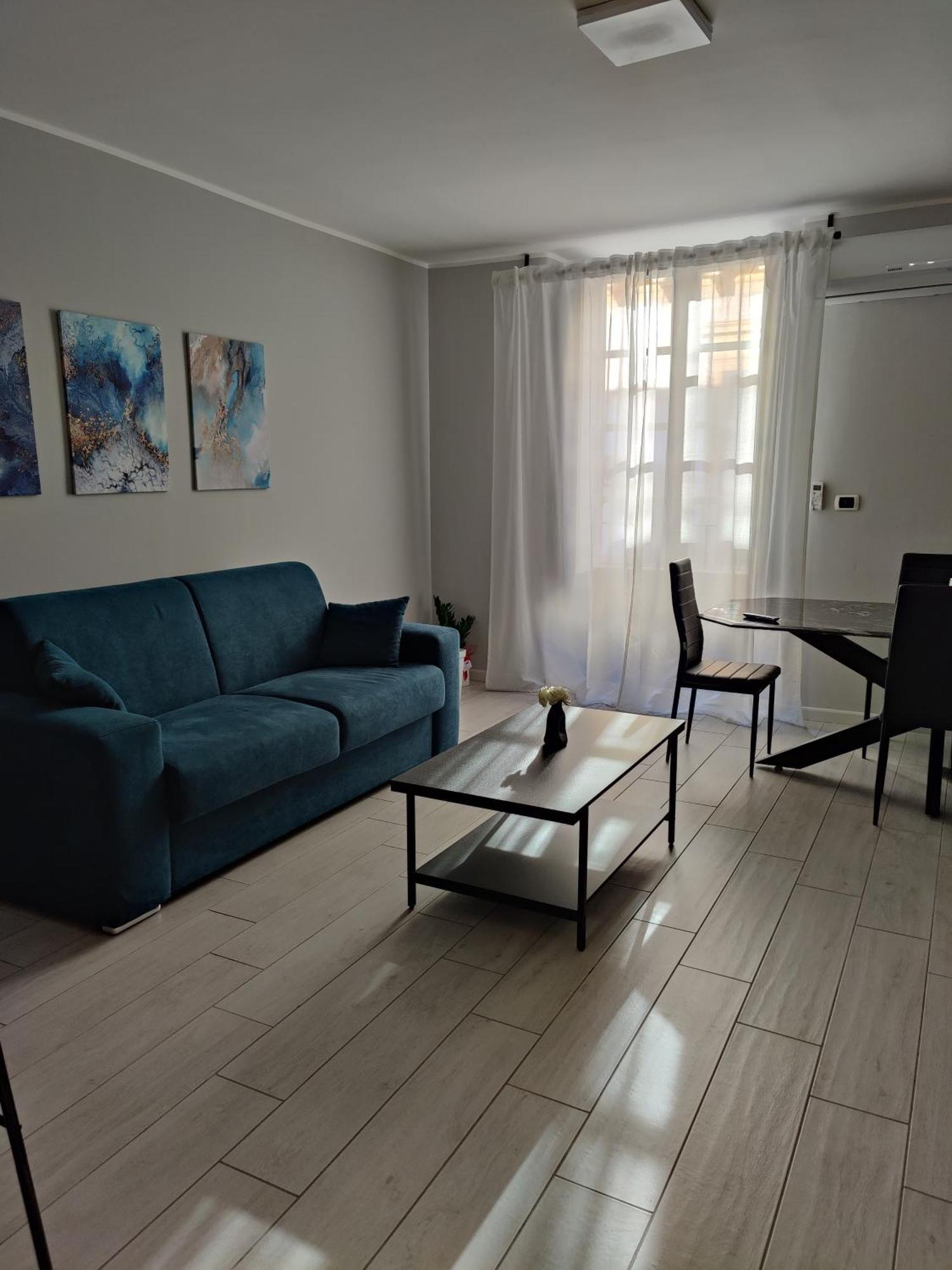 Delph'S House Apartment คาตาเนีย ภายนอก รูปภาพ